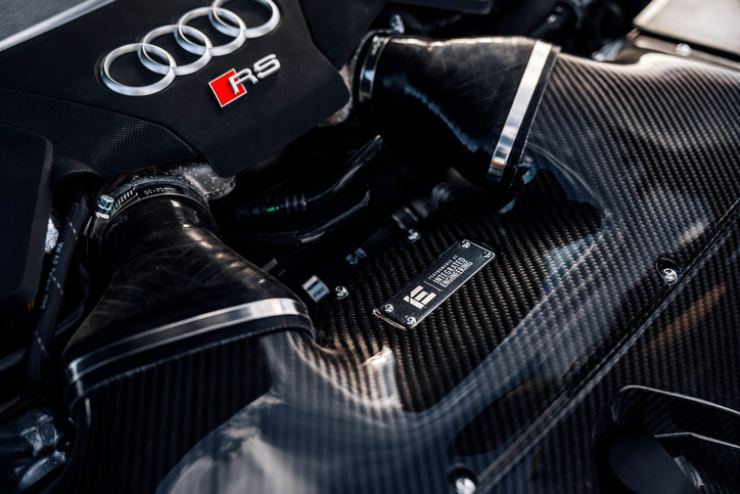 Interno Audi in fibra di carbonio