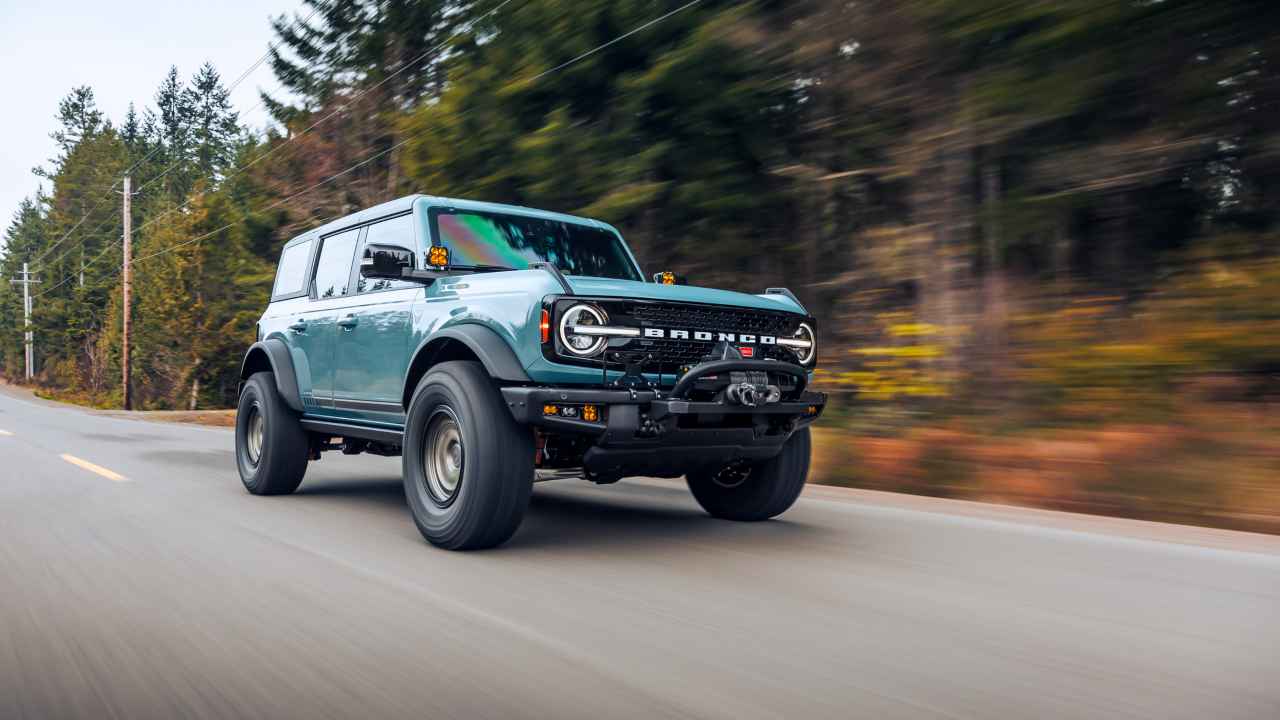 Ford bronco, il modello nella sua versione Grigio Cactus