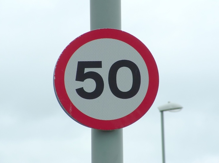 limite a 50 km/h