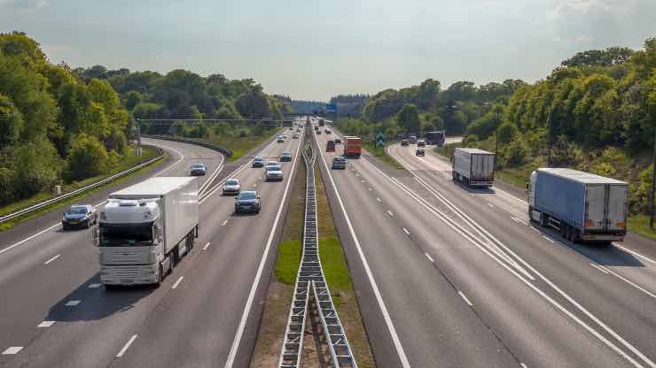 Autostrada ad alta percorrenza - autoruote4x4.com
