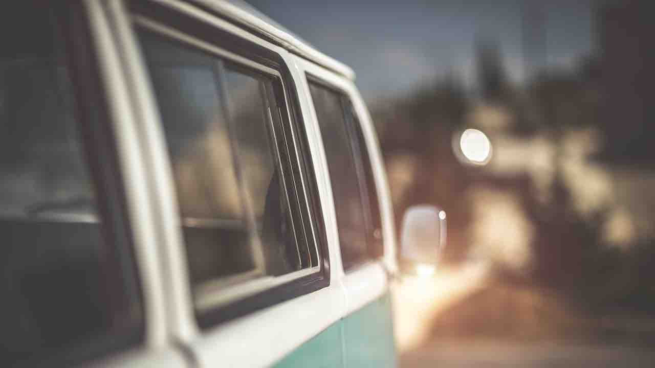 Finestrino posteriore auto - Autoruote4x4.com