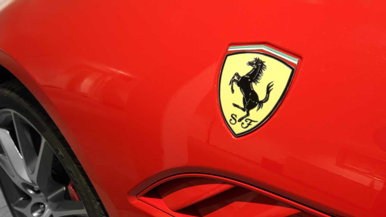 Ferrari, the new model leaves fans speechless: it looks like a Porsche
