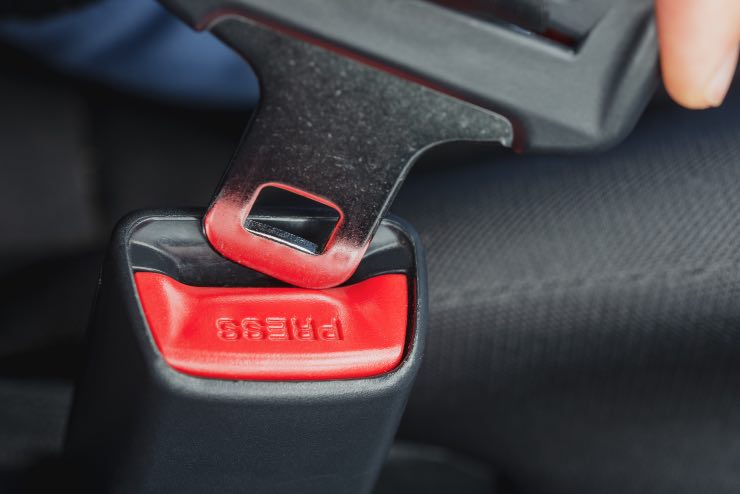 Quando è possibile non indossare la cintura di sicurezza - Autoruote4x4.com