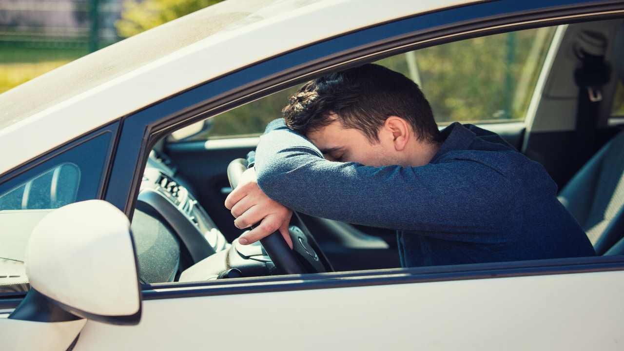 Addormentato in auto