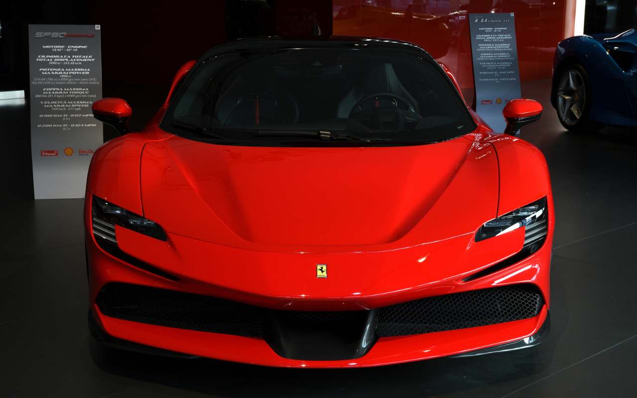 Ferrari SF90