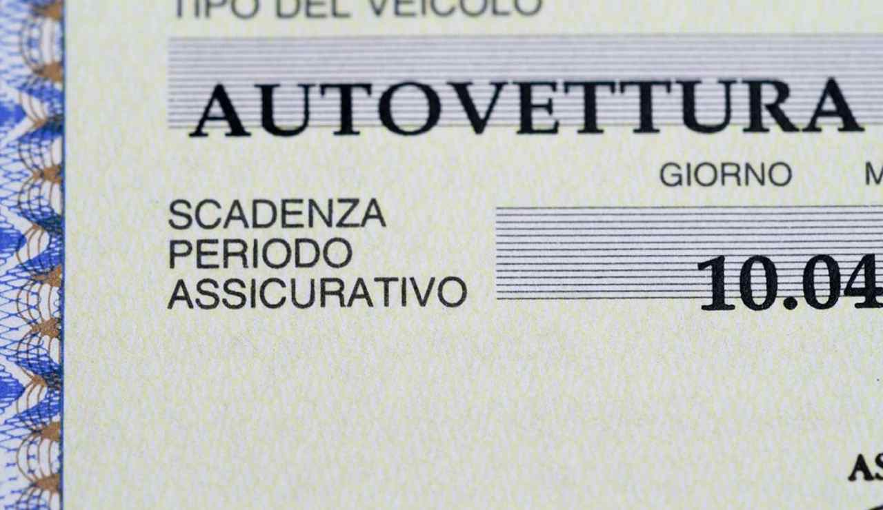 Apólice de seguro automóvel, todo o seu dinheiro de volta: Corra, corra e faça, é uma oportunidade única