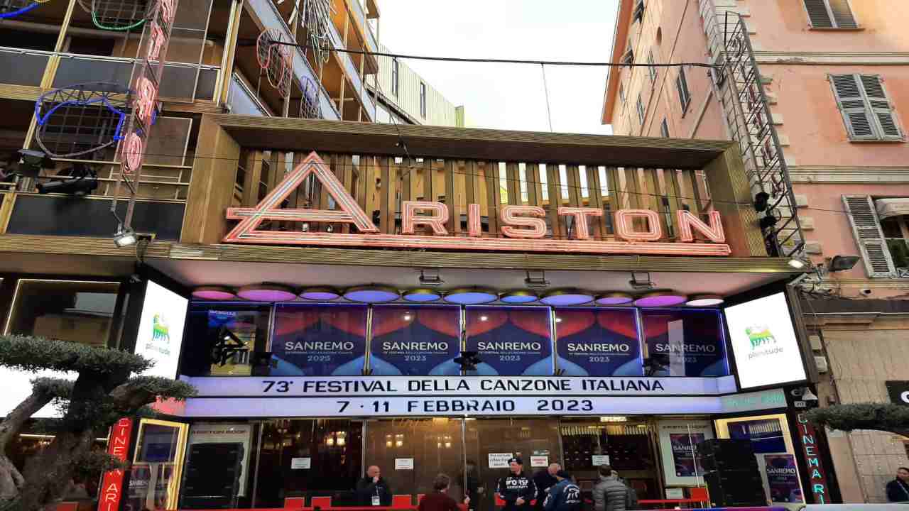 Il teatro Ariston a Sanremo - fonte AnsaFoto - autoruote4x4.com