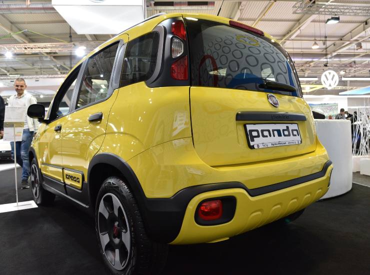Un modello dell'ultima generazione della Fiat Panda - fonte depositphotos.com - autoruote4x4.com