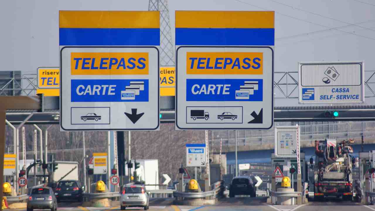 Telepass anche alla stazione centrale di Milano - fonte stock.adobe - autoruote4x4.com